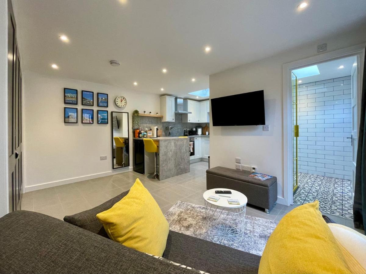Tiny Home, Boscombe Manor 본머스 외부 사진