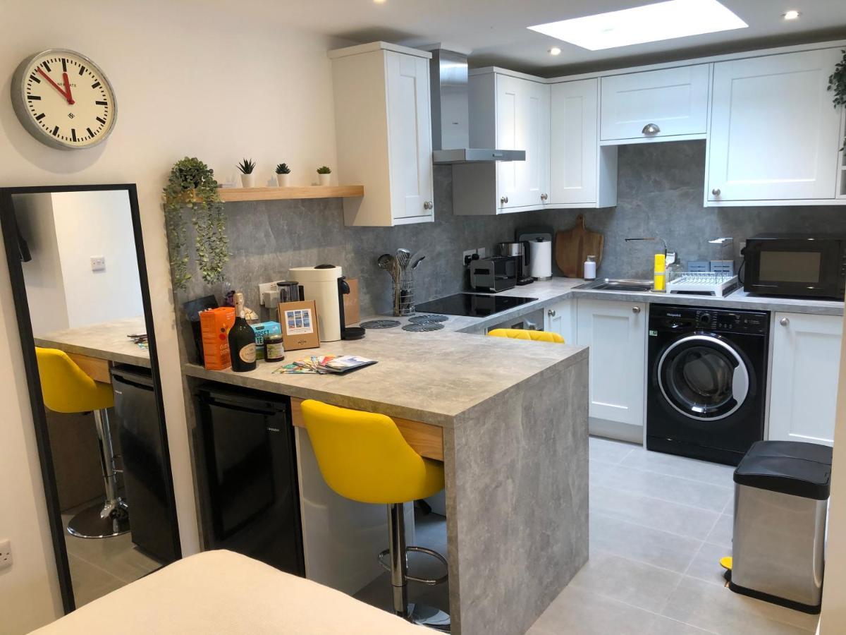Tiny Home, Boscombe Manor 본머스 외부 사진