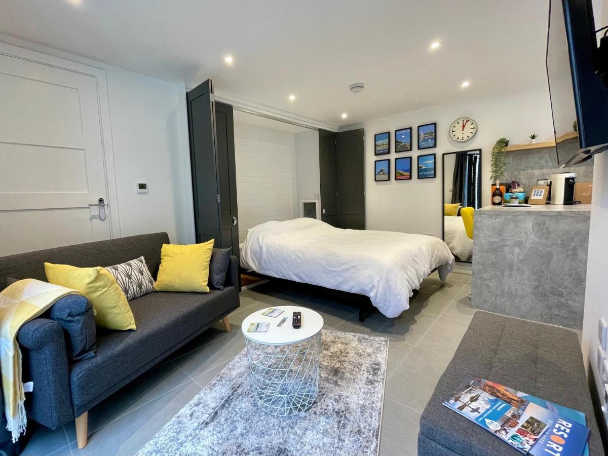 Tiny Home, Boscombe Manor 본머스 외부 사진