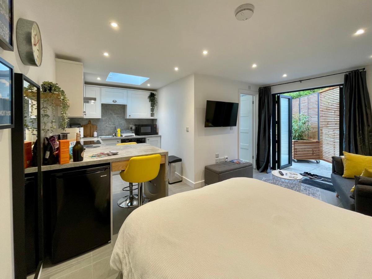 Tiny Home, Boscombe Manor 본머스 외부 사진