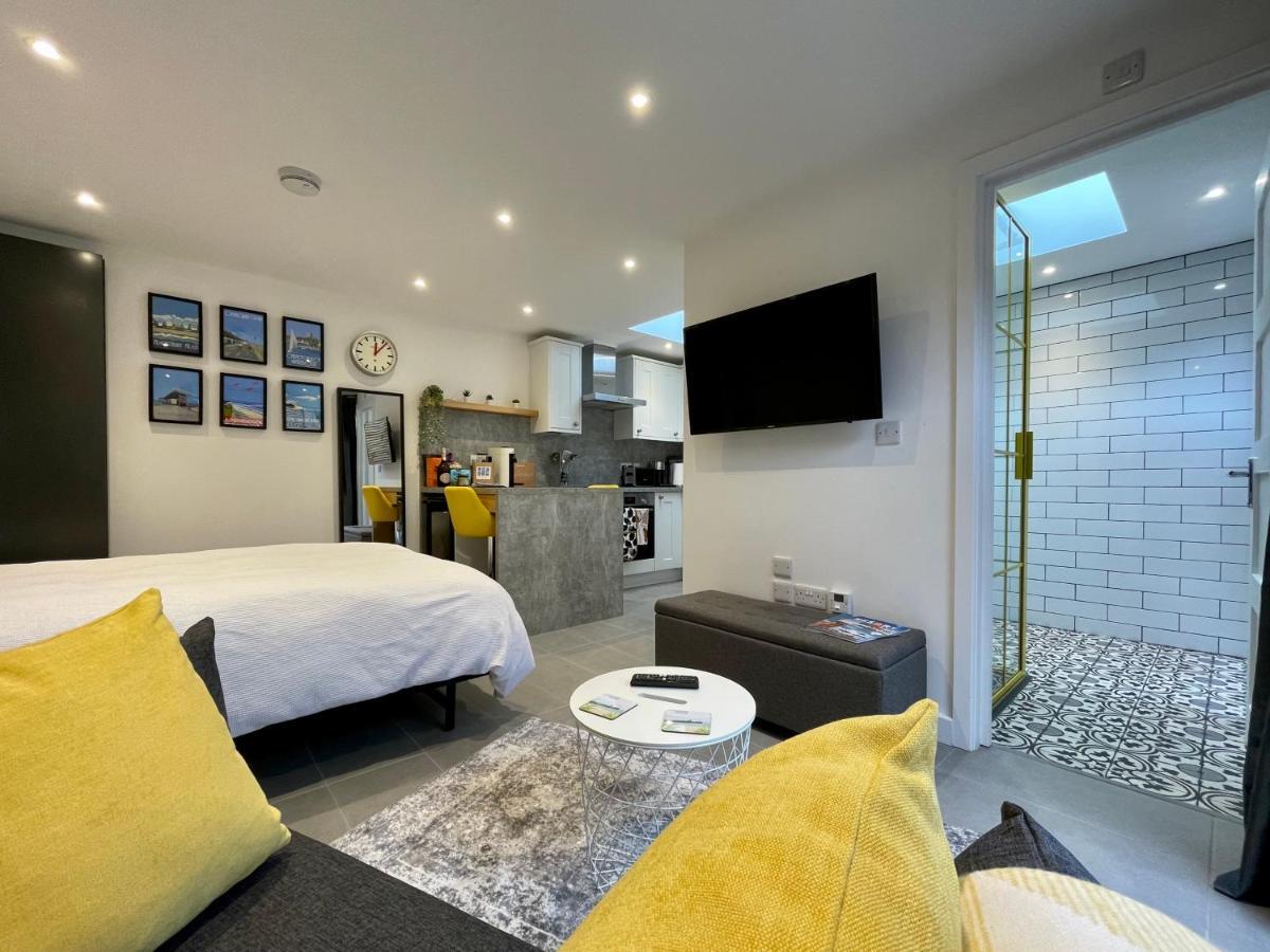 Tiny Home, Boscombe Manor 본머스 외부 사진